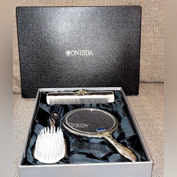 NWT Oneida Elegant ROPES & BOWS Silverplate 3pc dresser Grooming Accessories Set - Picture 1 of 12